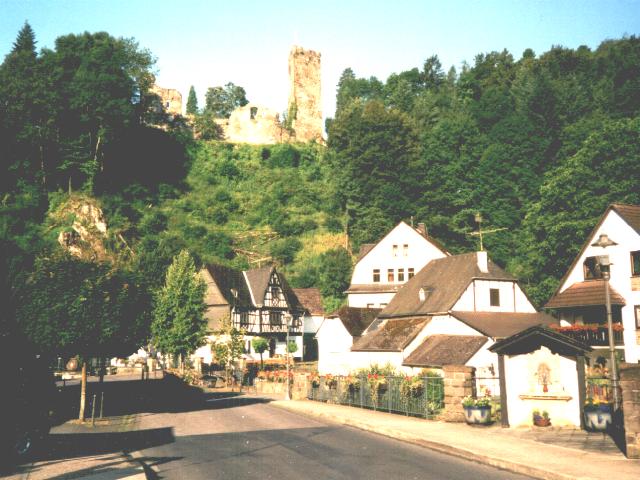 Dorfmitte Grenzau mit Burg